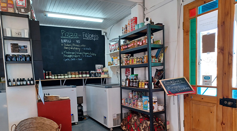 Gallery-Stuff-Coffee-Shop-LoveRoadTravel-21