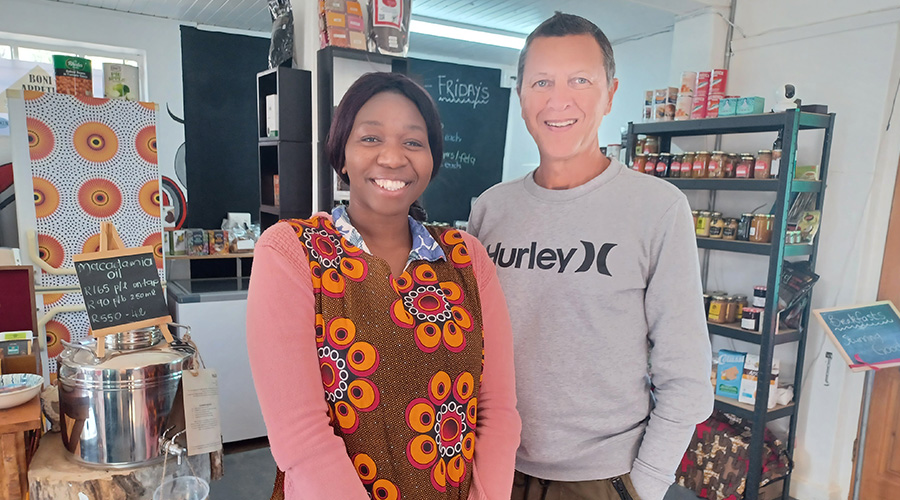 Gallery-Stuff-Coffee-Shop-LoveRoadTravel-3